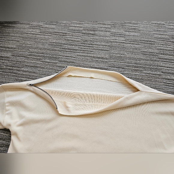 Off-The-Shoulder Zip Top - Picture 9 of 16